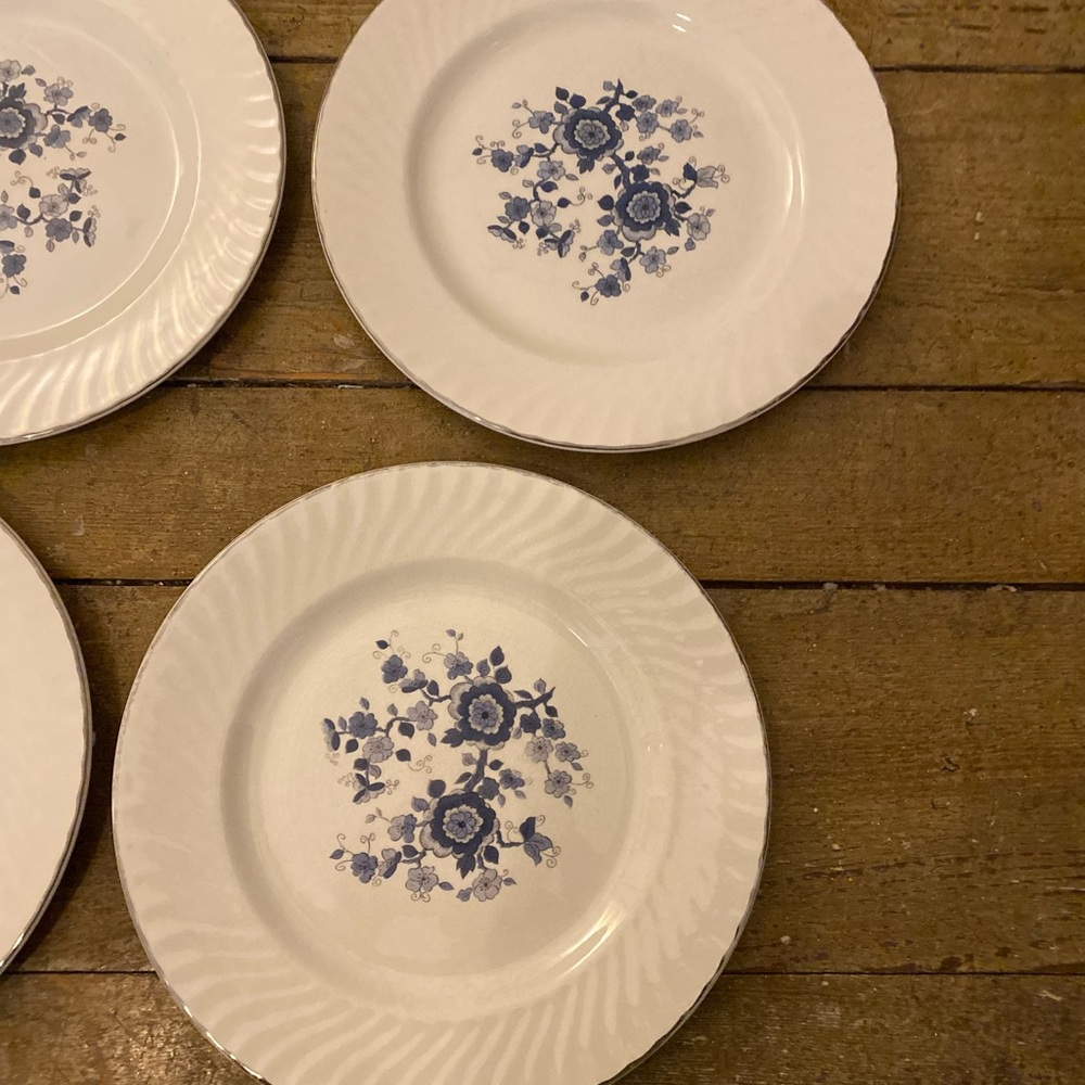 Enoch wedge wood royal blue dinner plates set